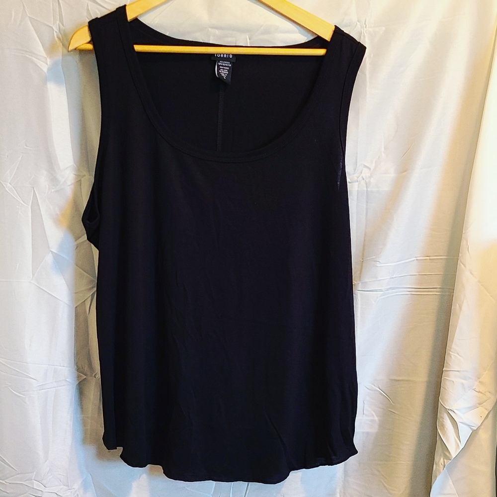 NWOT Torrid Plus Size Black Tank Top 3 <22…